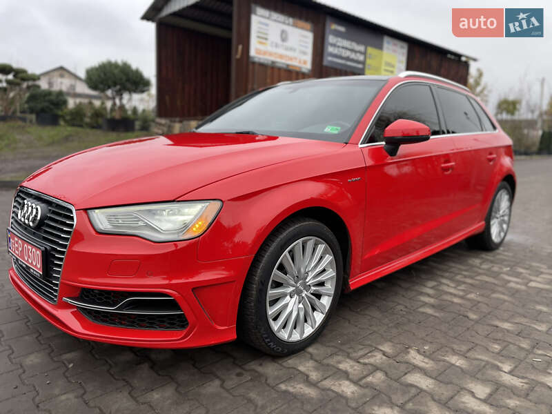 Хэтчбек Audi A3 2015 в Луцке