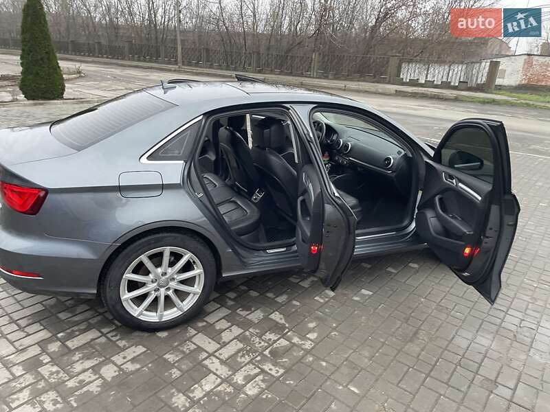 Седан Audi A3 2014 в Умани