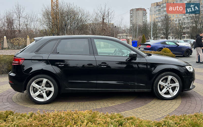 Хэтчбек Audi A3 2018 в Львове