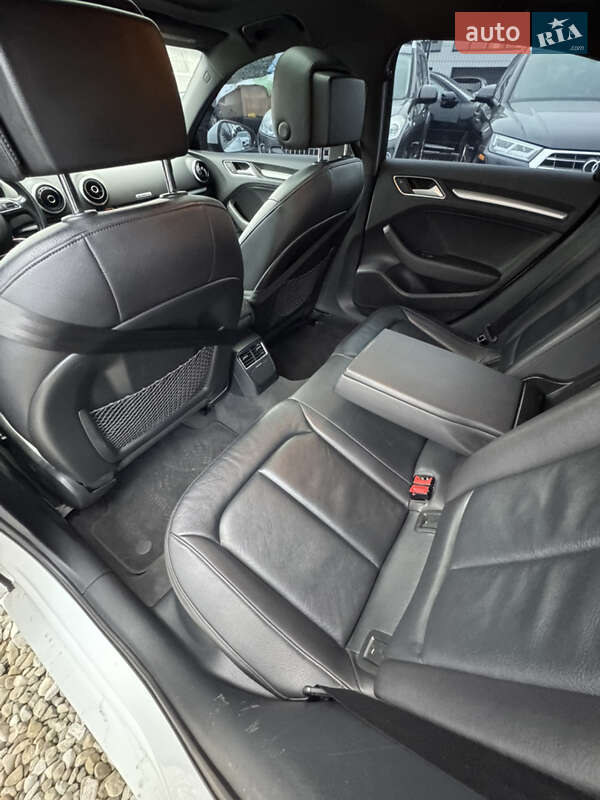 Седан Audi A3 2015 в Ивано-Франковске