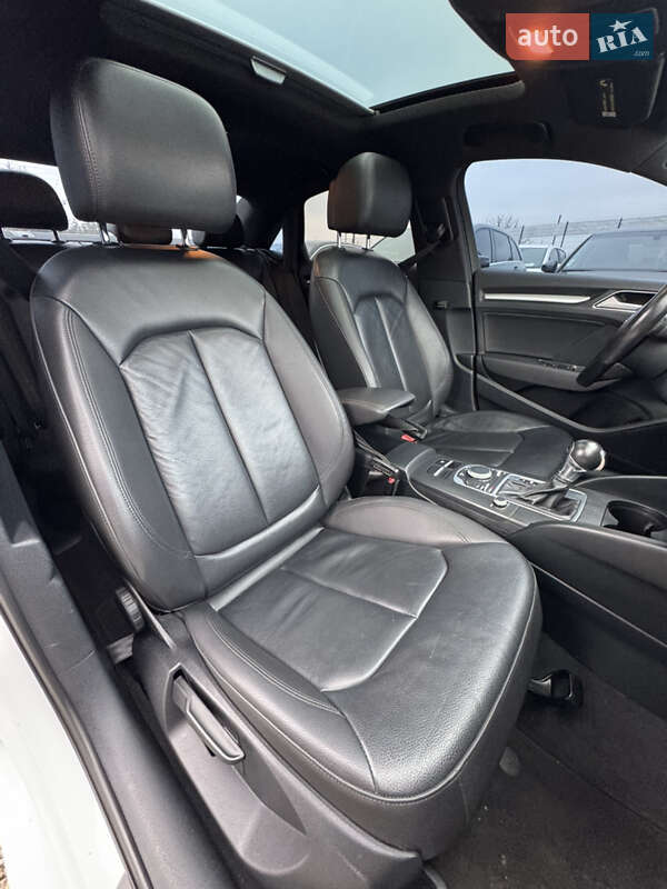 Седан Audi A3 2015 в Ивано-Франковске