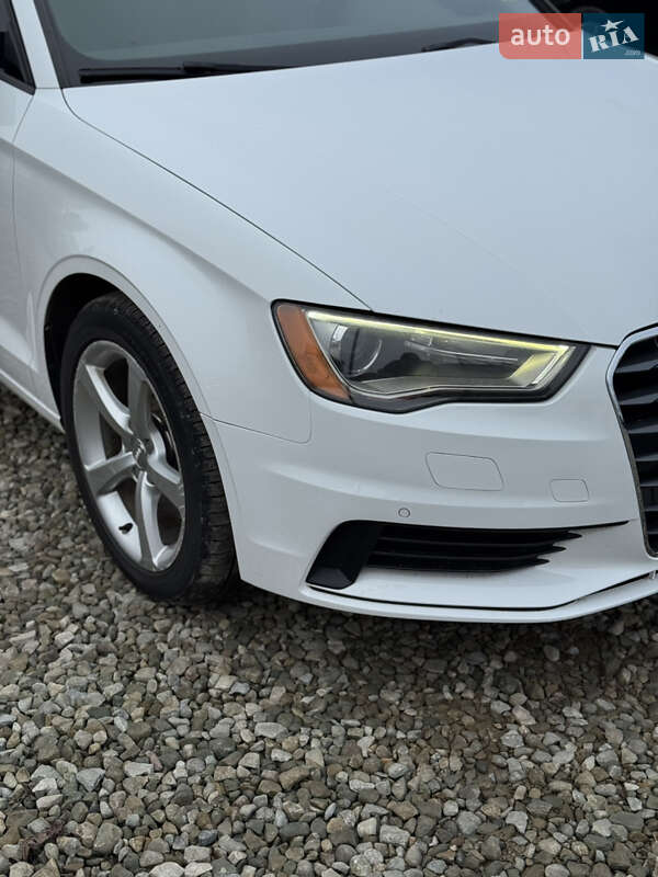 Седан Audi A3 2015 в Ивано-Франковске