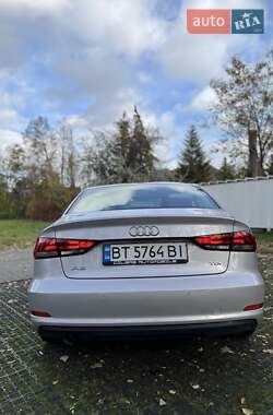Седан Audi A3 2014 в Шумске