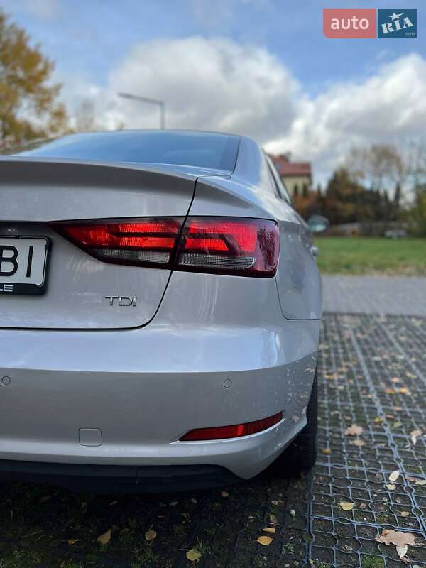 Седан Audi A3 2014 в Шумске