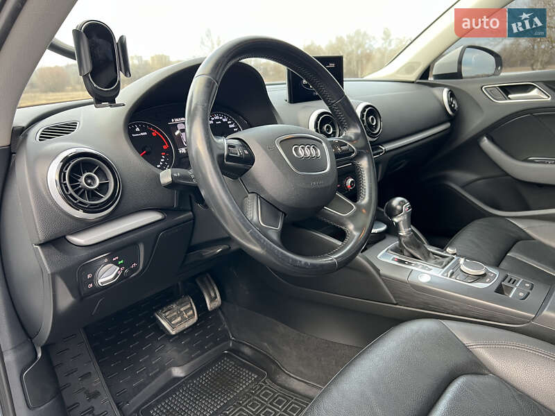 Седан Audi A3 2015 в Балаклії