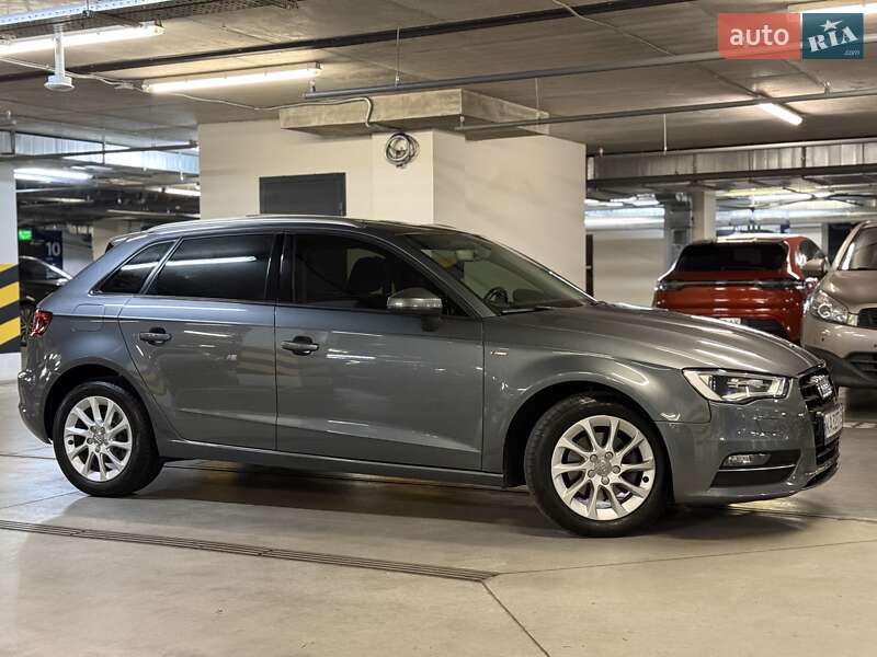Хэтчбек Audi A3 2016 в Киеве