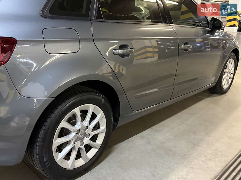 Хэтчбек Audi A3 2016 в Киеве