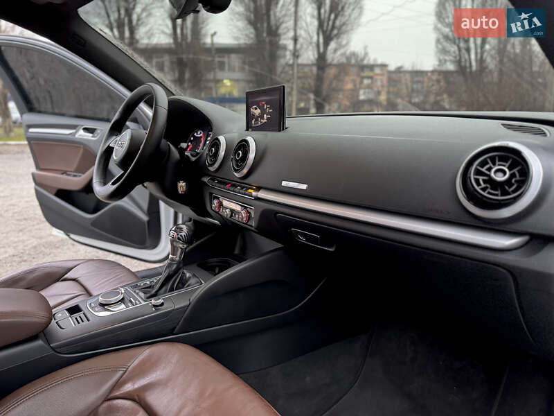 Седан Audi A3 2016 в Каменском фото 20 Седан Audi A3 2016 в Каменском