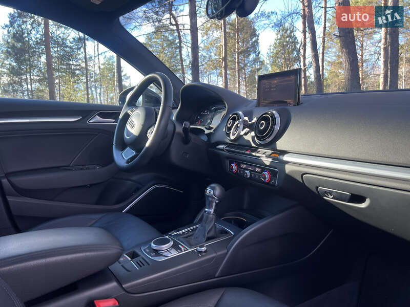 Седан Audi A3 2014 в Киеве