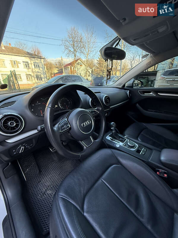 Седан Audi A3 2013 в Ивано-Франковске