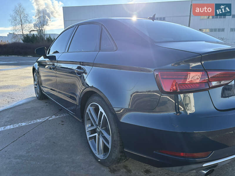 Седан Audi A3 2016 в Коростене