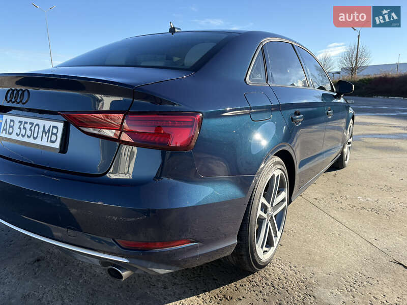 Седан Audi A3 2016 в Коростене