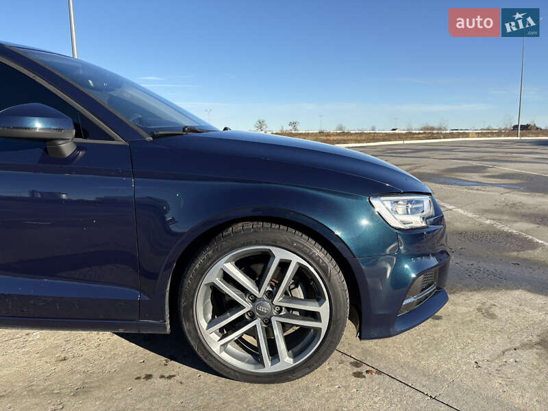 Седан Audi A3 2016 в Коростене