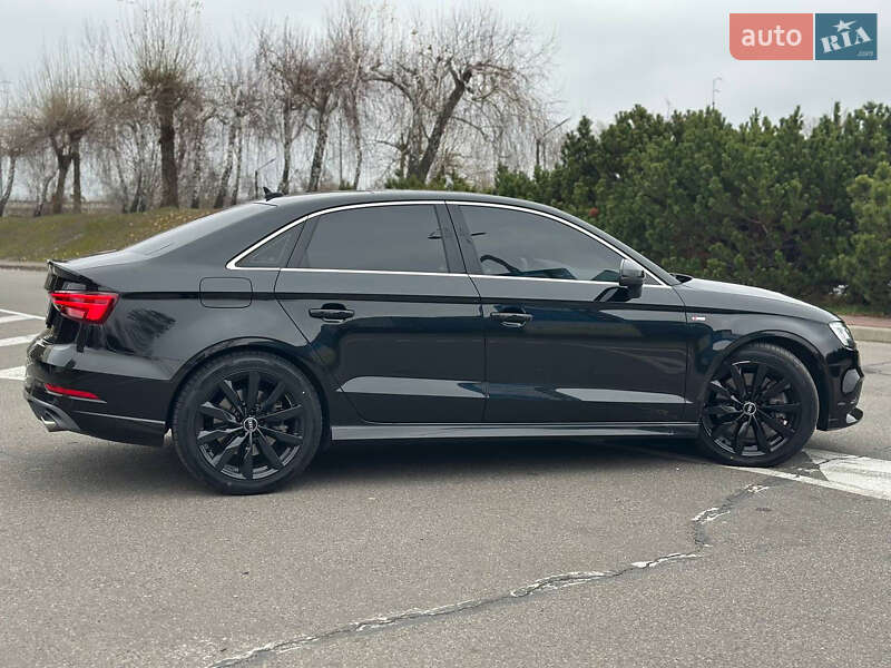 Седан Audi A3 2019 в Киеве