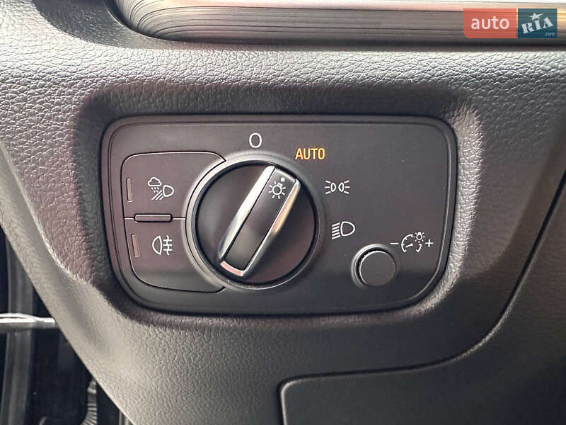 Седан Audi A3 2019 в Киеве