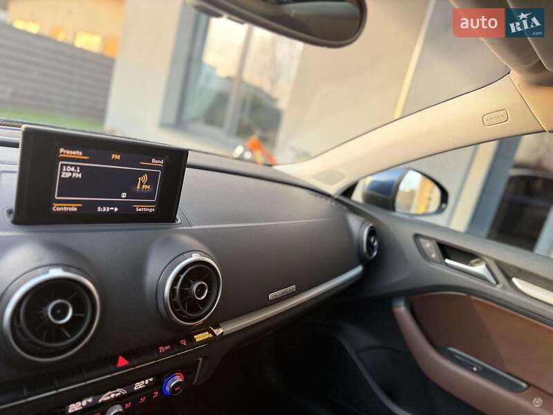 Седан Audi A3 2015 в Ровно