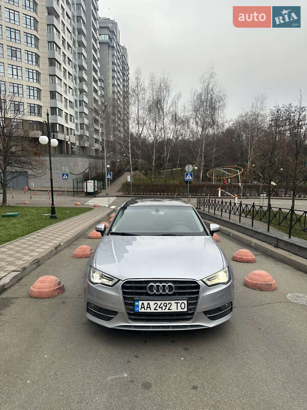 Хэтчбек Audi A3 2015 в Киеве
