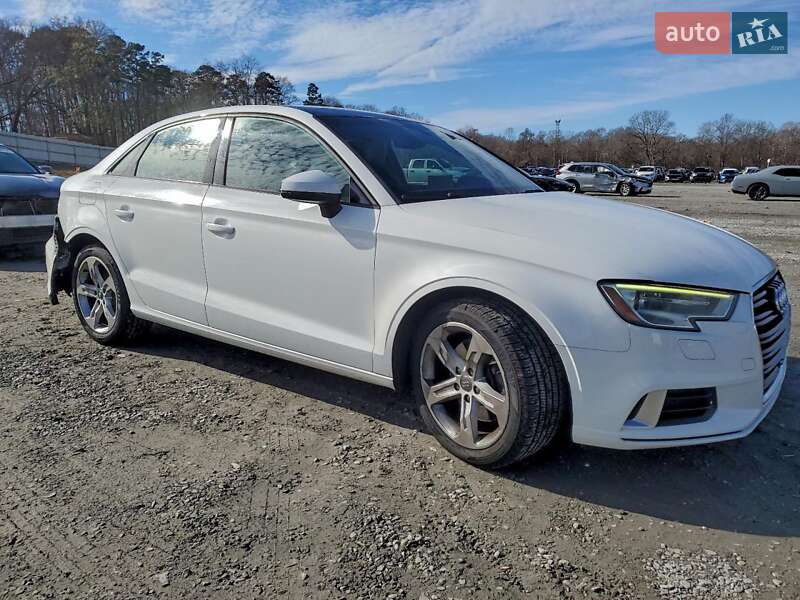 Седан Audi A3 2017 в Львове