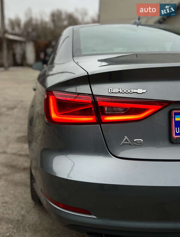 Седан Audi A3 2015 в Киеве