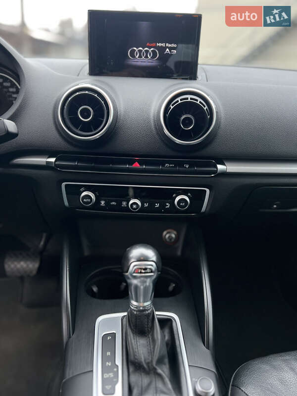 Седан Audi A3 2015 в Киеве