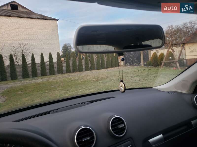 Хэтчбек Audi A3 2006 в Новояворовске