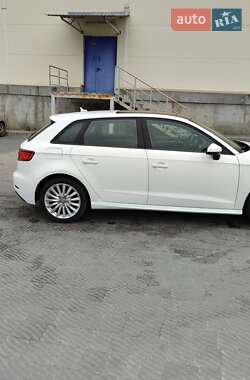 Хэтчбек Audi A3 2016 в Львове