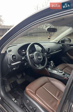 Седан Audi A3 2015 в Новояворовске