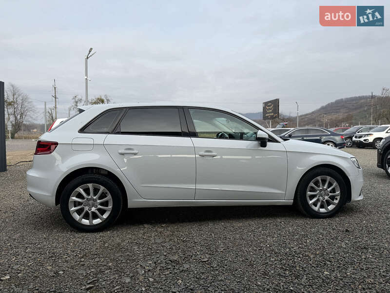 Хэтчбек Audi A3 2015 в Мукачево