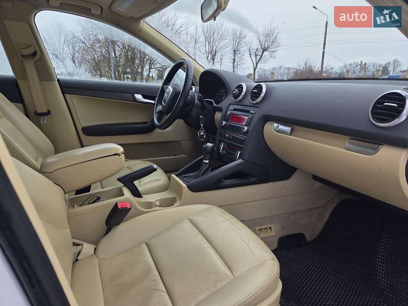 Хэтчбек Audi A3 2011 в Конотопе