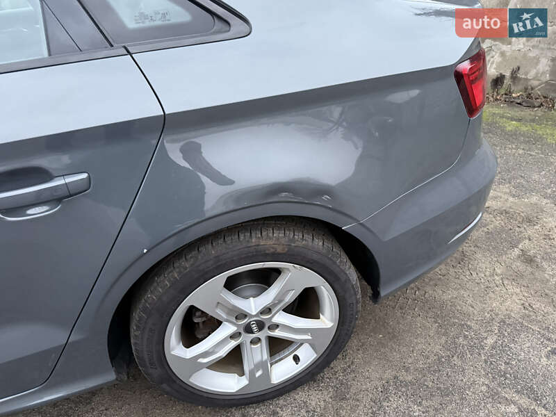 Седан Audi A3 2017 в Киеве