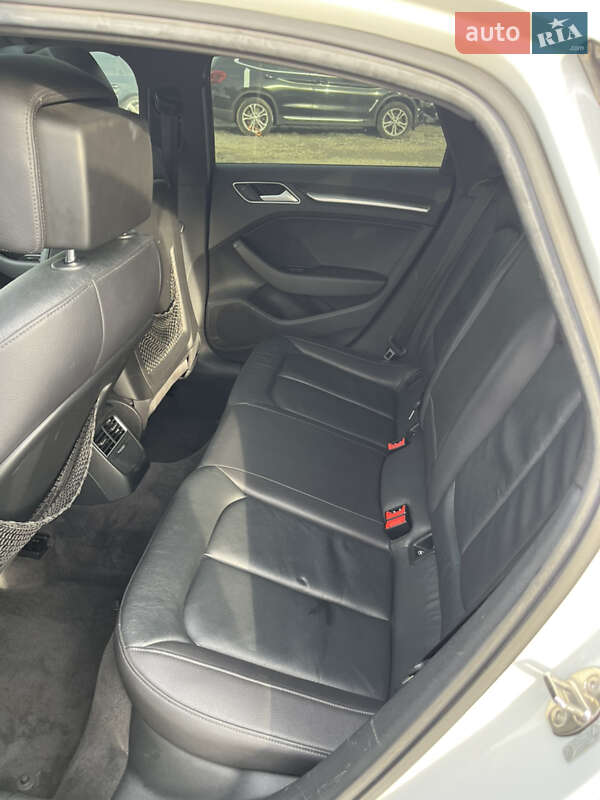 Седан Audi A3 2015 в Львове