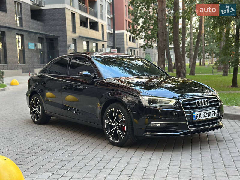 Седан Audi A3 2015 в Киеве