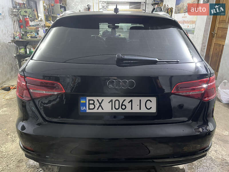 Хэтчбек Audi A3 2016 в Хмельницком