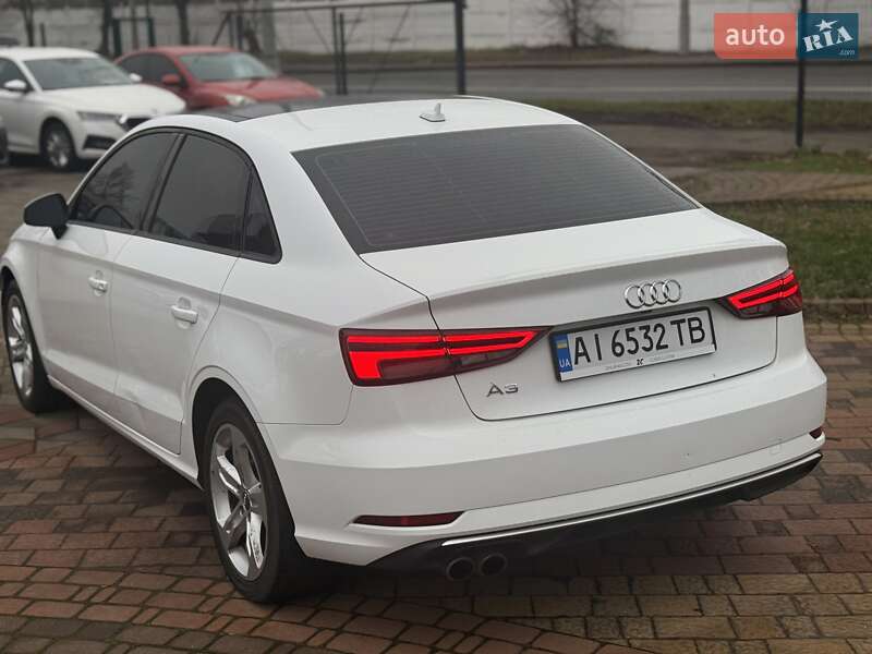 Седан Audi A3 2017 в Киеве