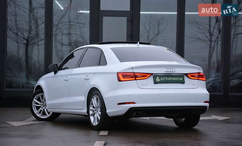 Седан Audi A3 2016 в Киеве