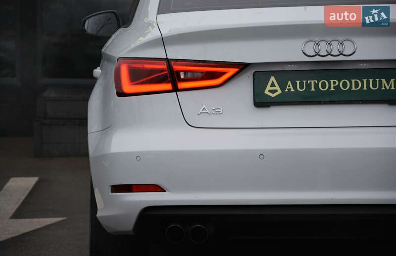 Седан Audi A3 2016 в Киеве