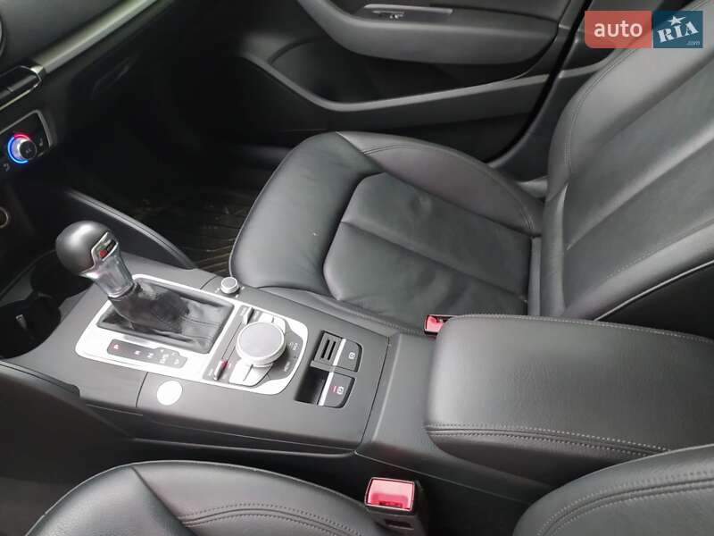 Седан Audi A3 2015 в Днепре