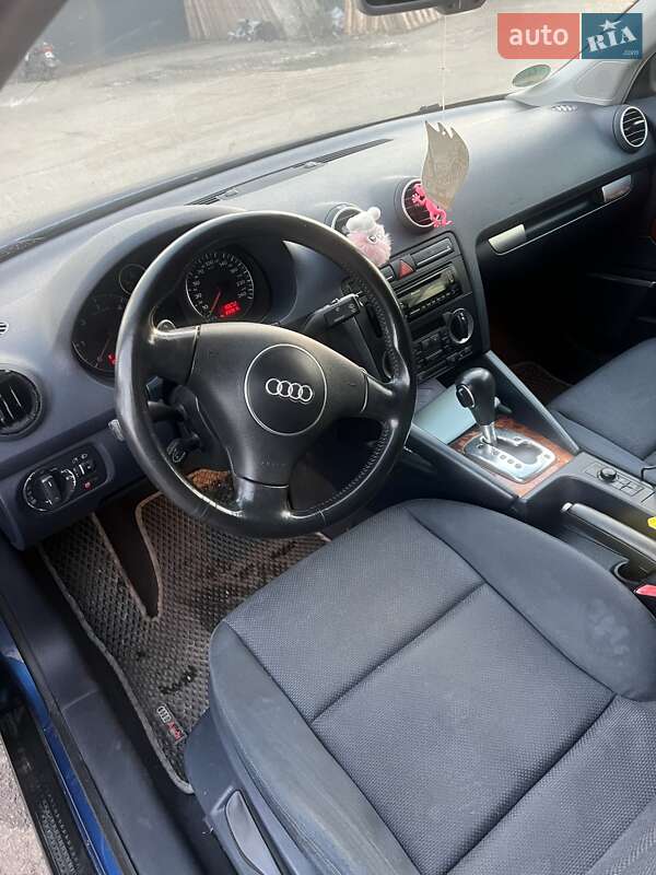 Хэтчбек Audi A3 2004 в Киеве