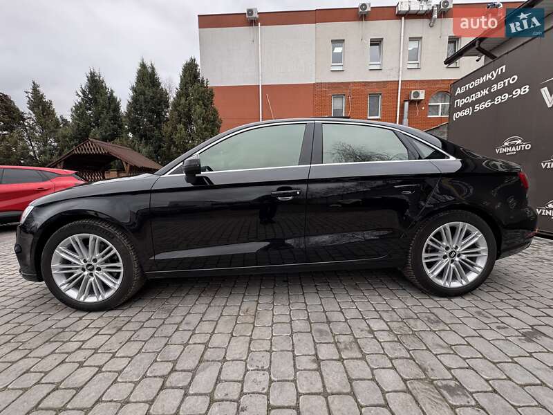 Седан Audi A3 2018 в Виннице