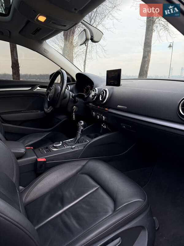Седан Audi A3 2015 в Киеве