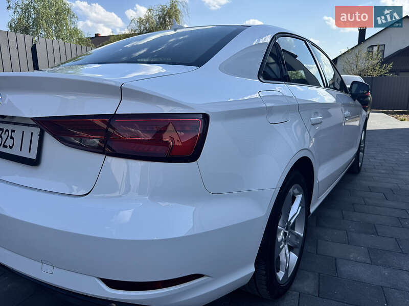 Седан Audi A3 2017 в Коломые