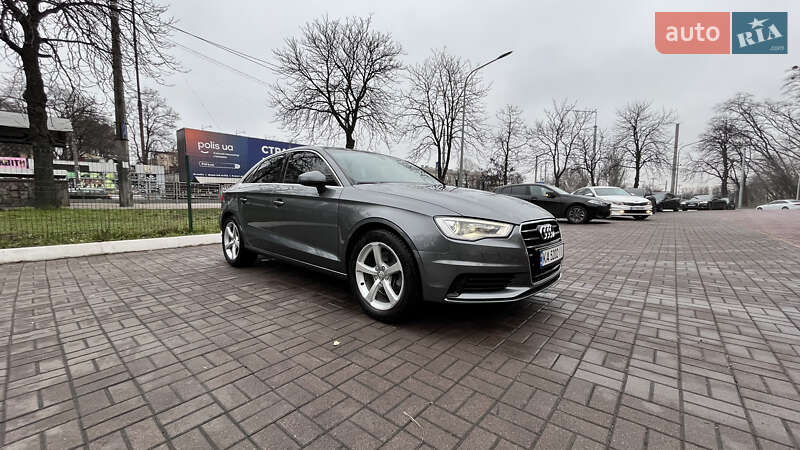 Седан Audi A3 2015 в Киеве