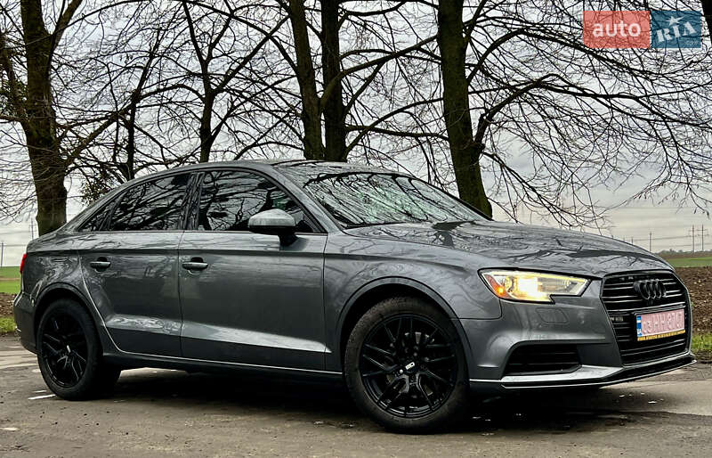Седан Audi A3 2017 в Рівному