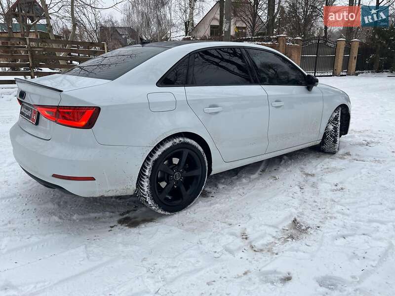 Седан Audi A3 2014 в Києві