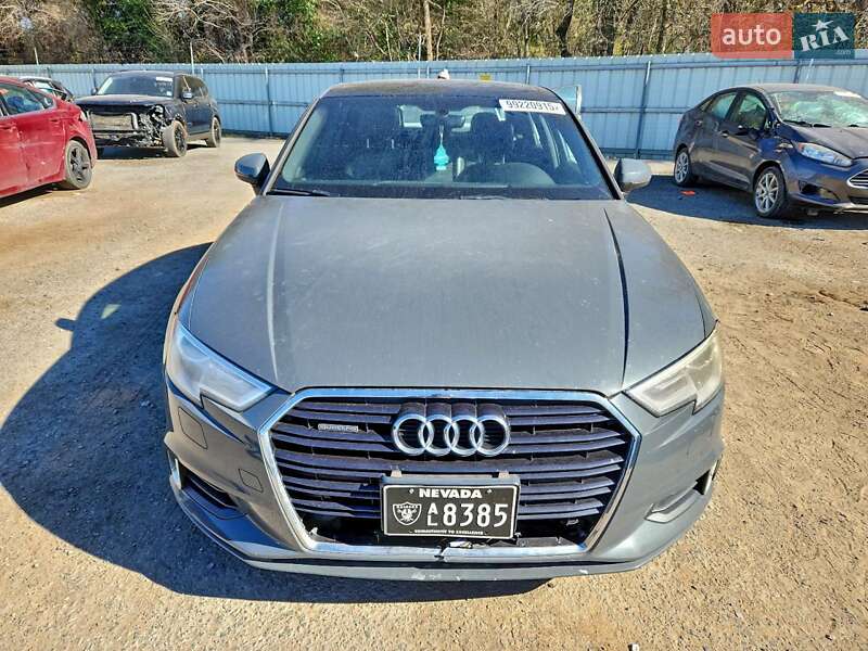 Седан Audi A3 2016 в Львове