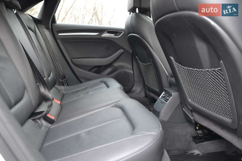 Седан Audi A3 2017 в Луцке