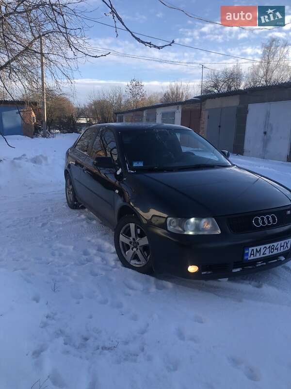 Хэтчбек Audi A3 2000 в Черняхове
