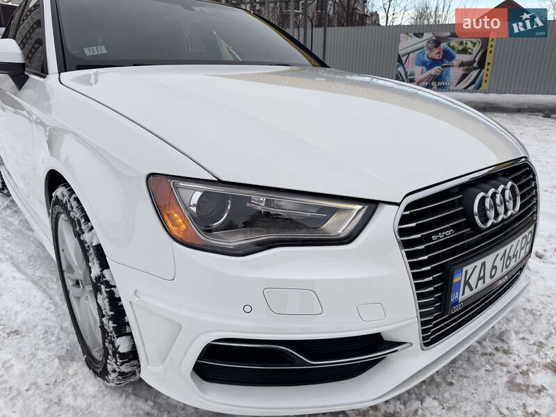 Хэтчбек Audi A3 2016 в Киеве