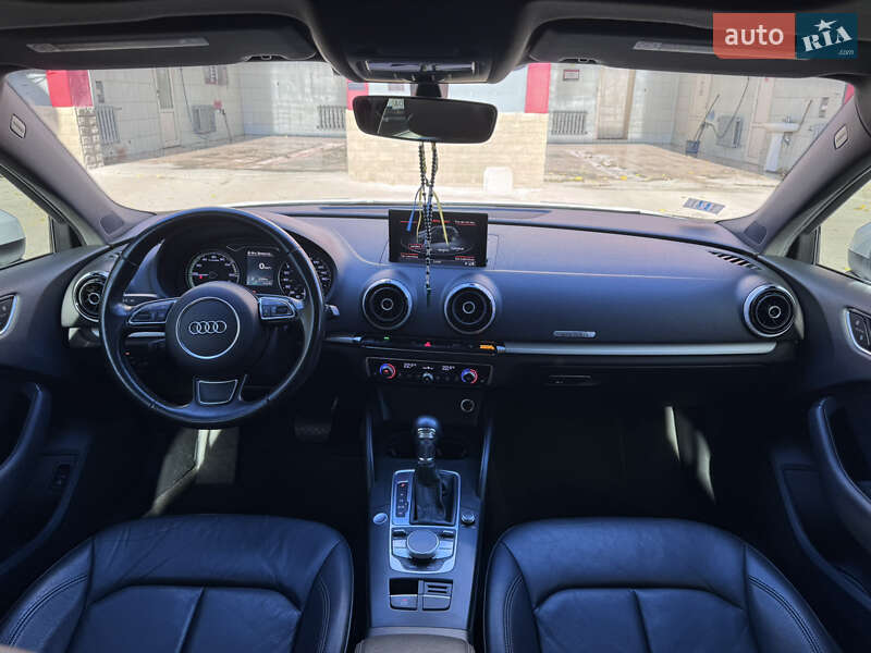 Хэтчбек Audi A3 2016 в Киеве