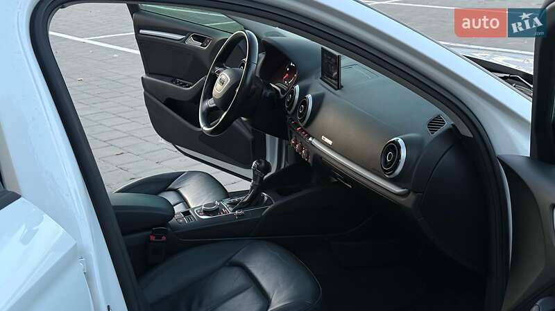 Седан Audi A3 2016 в Черкассах
